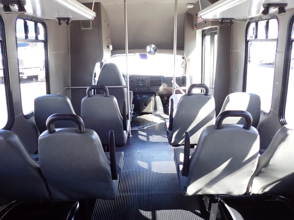 2014 Chevrolet Diamond Coach VIP 2000 Shuttle Bus - Image 10