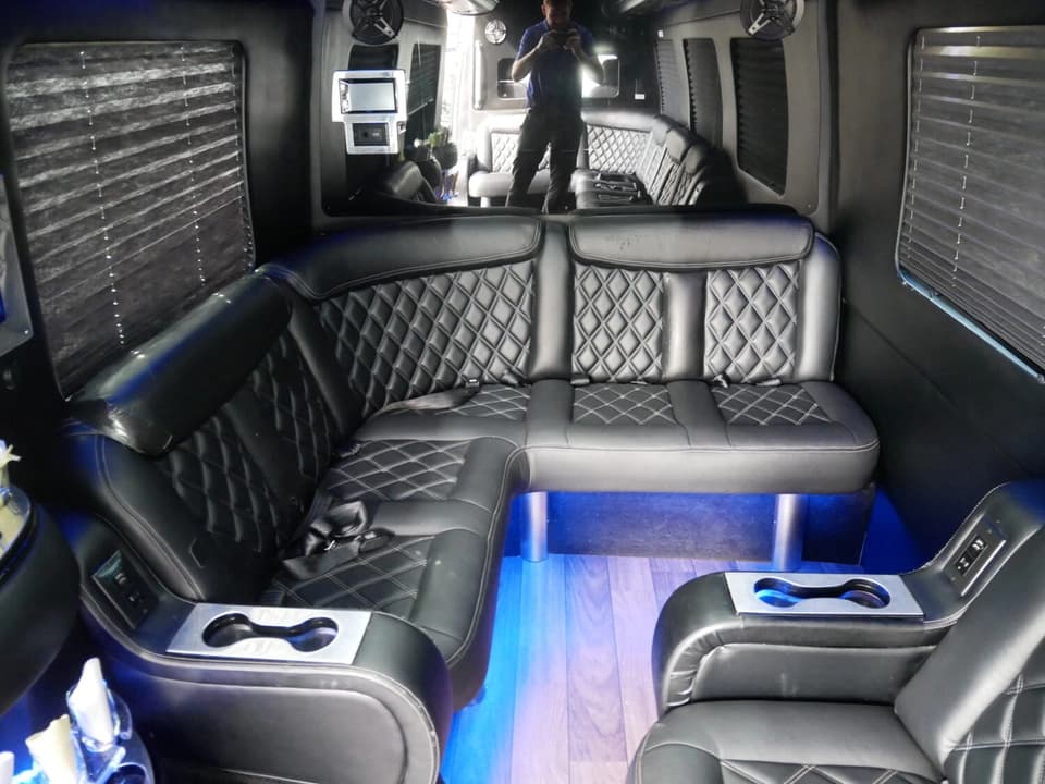 2014 Mercedes Benz Grech Motors Limo Van - Image 9