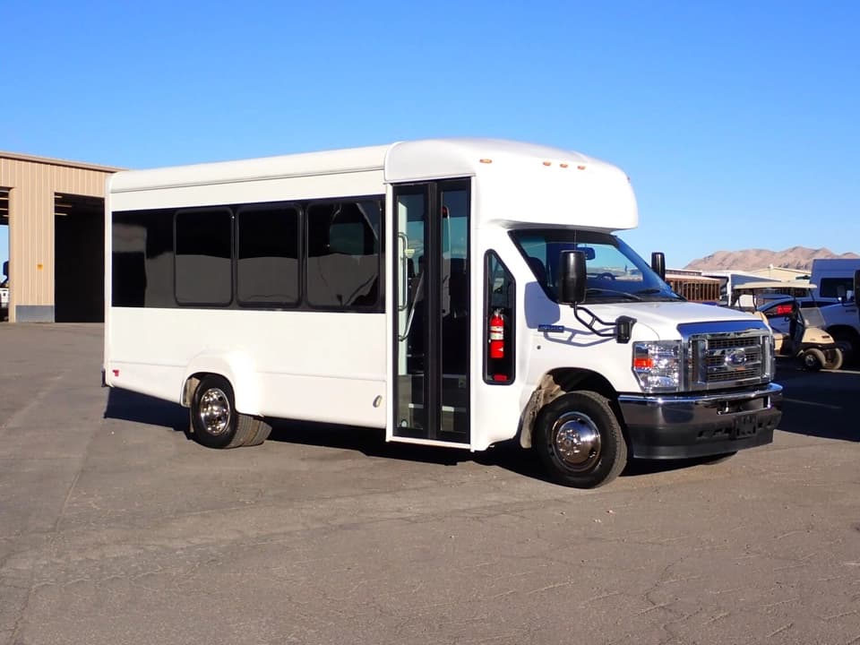 2022 Glaval Primetime Shuttle Bus - Image 1
