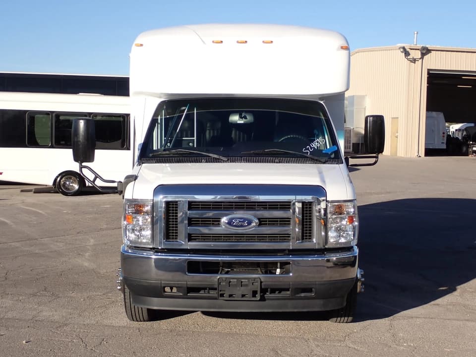 2022 Glaval Primetime Shuttle Bus - Image 2