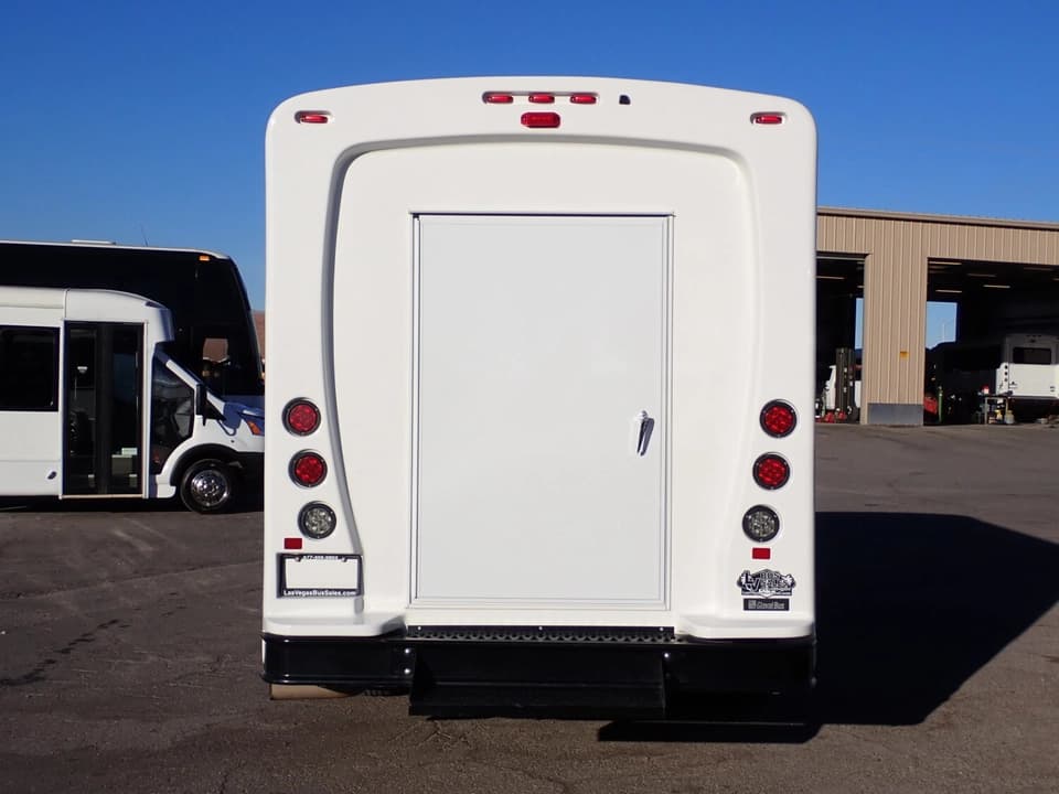 2022 Glaval Primetime Shuttle Bus - Image 6