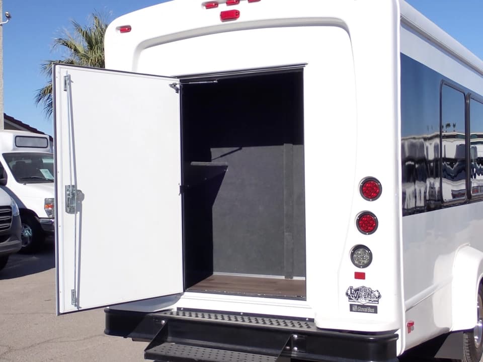 2022 Glaval Primetime Shuttle Bus - Image 7