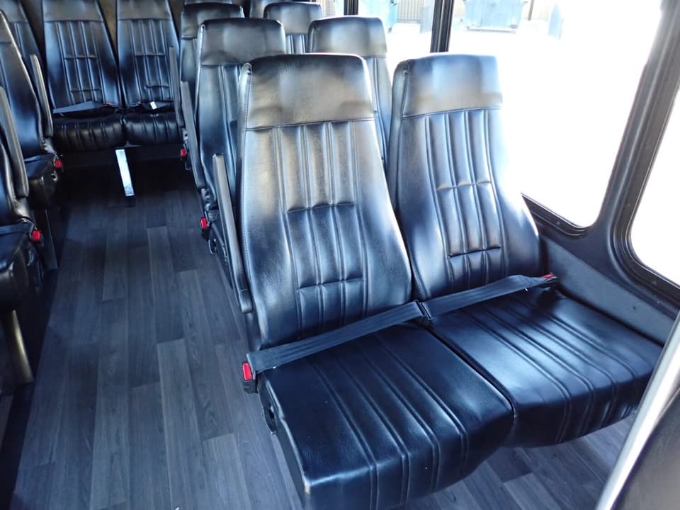 2022 Glaval Primetime Shuttle Bus - Image 9