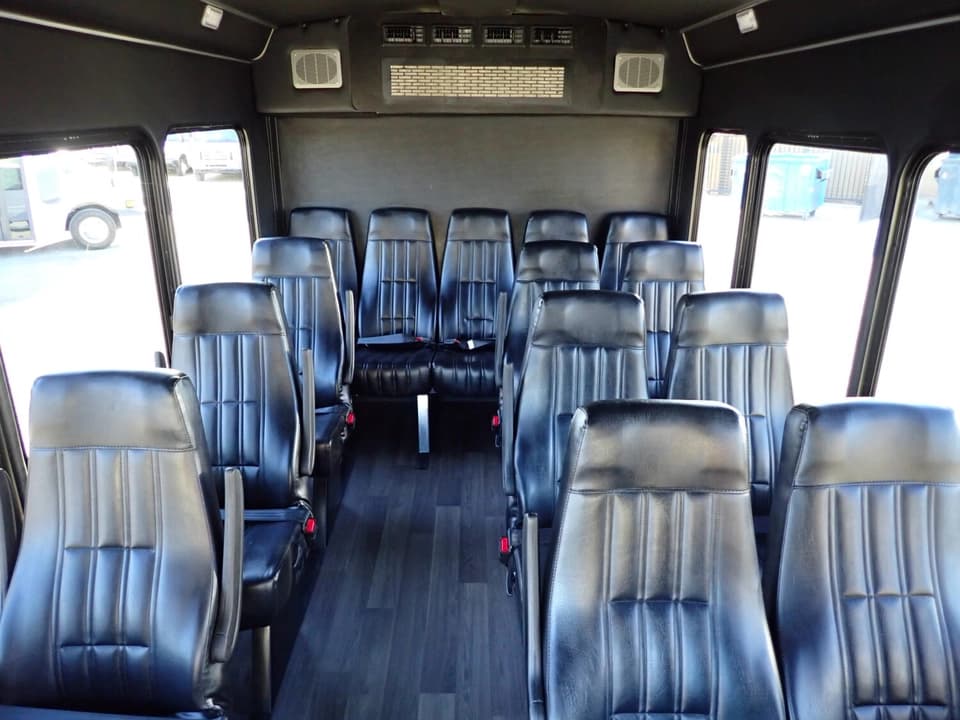 2022 Glaval Primetime Shuttle Bus - Image 10