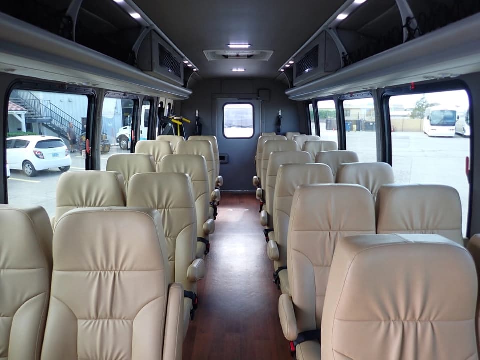 2013 Ameritrans F330 Shuttle Bus - Image 9