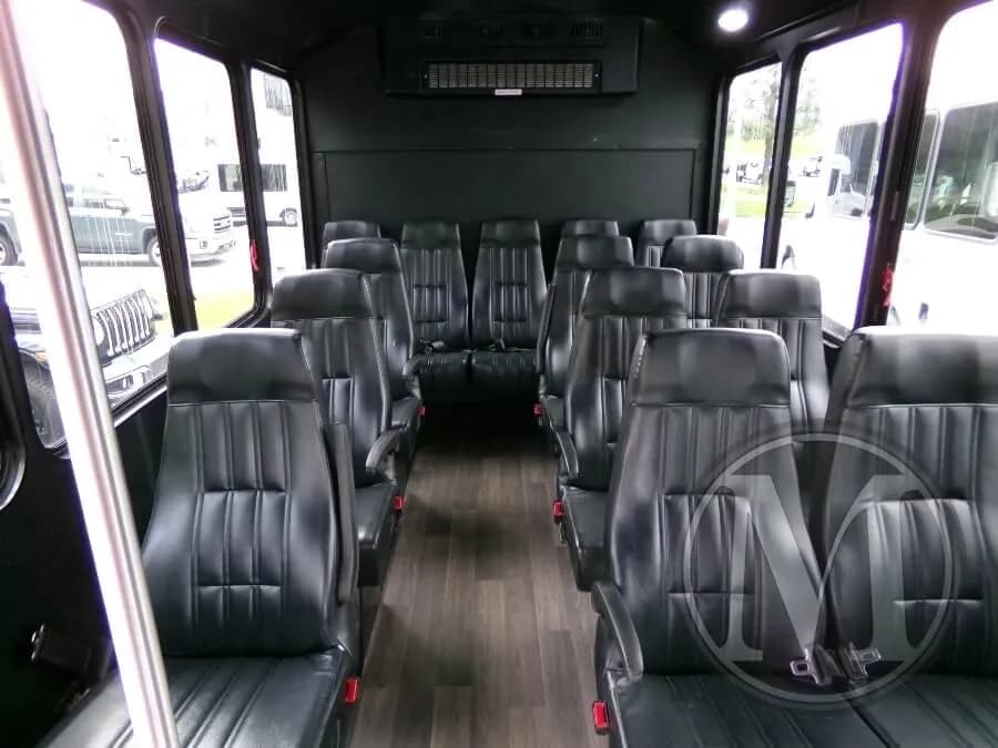 2019 Glaval Commute Shuttle Bus - Image 3