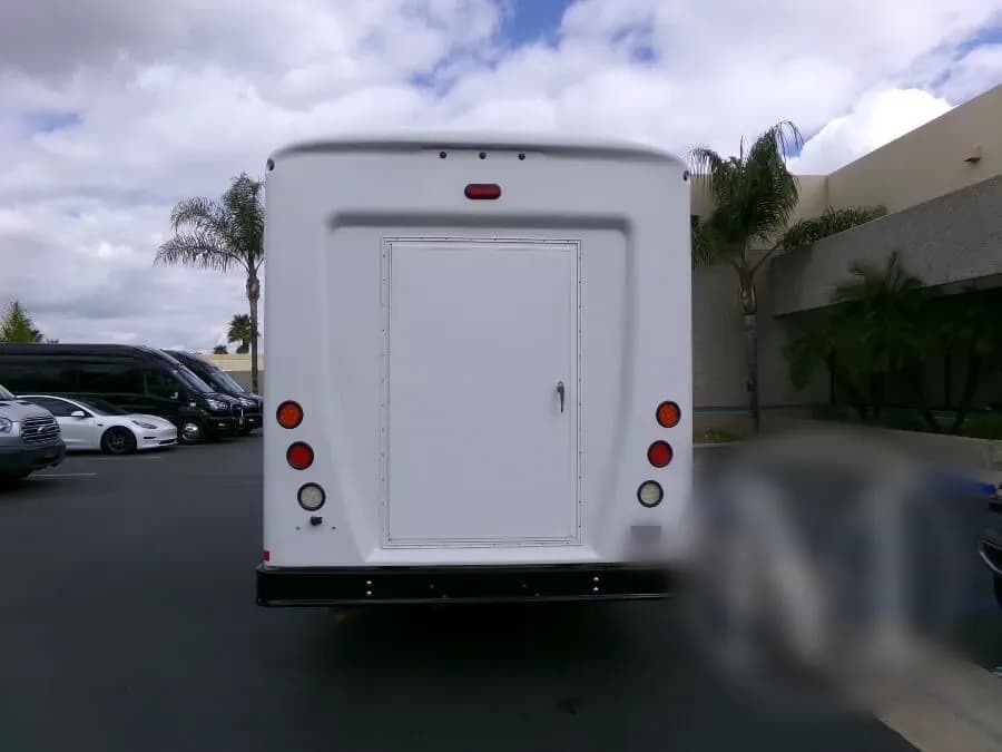 2019 Glaval Commute Shuttle Bus - Image 8