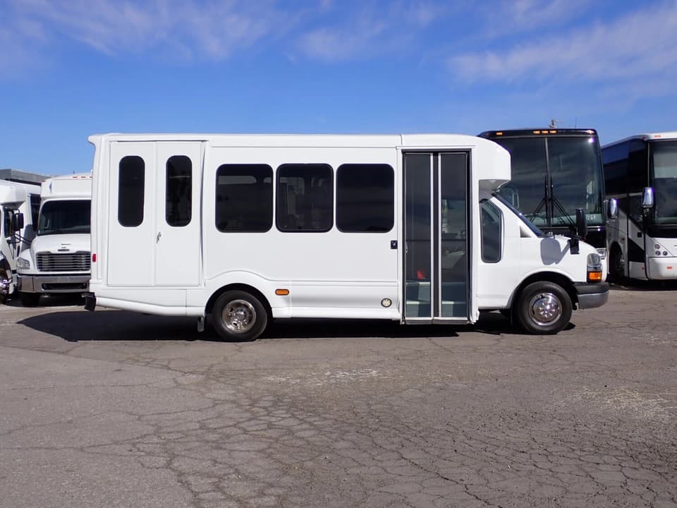 2012 Chevrolet Turtle Top Odyssey Shuttle Bus - Image 4