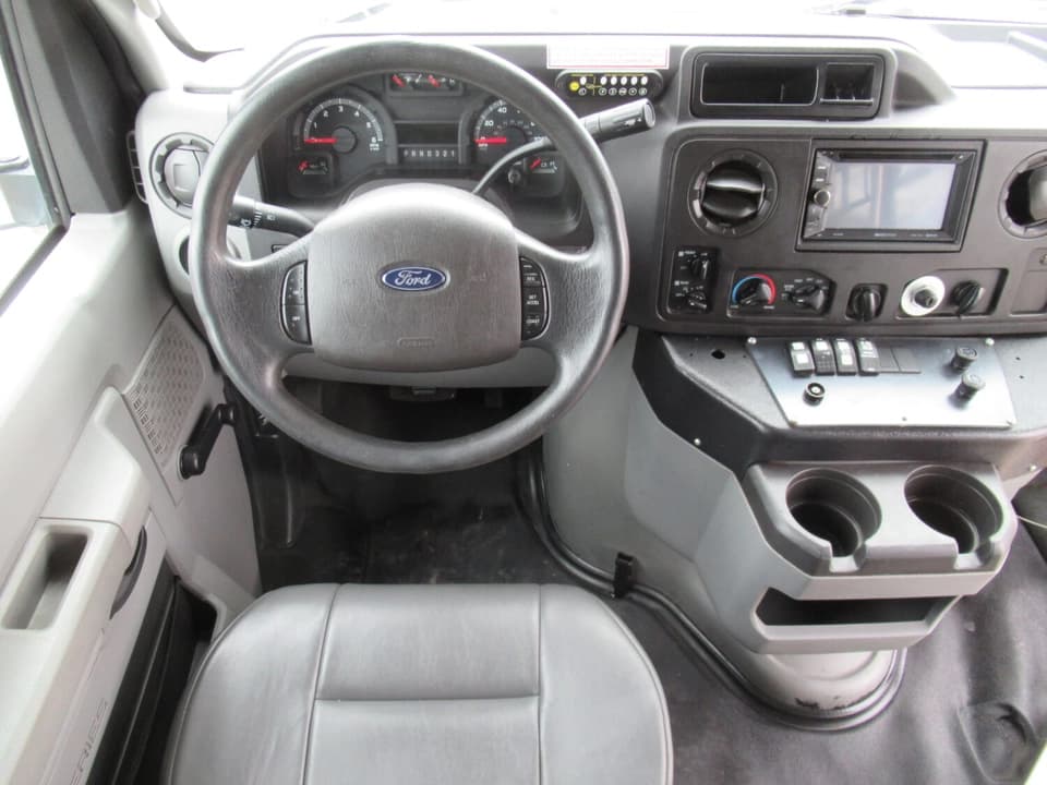 2014 Startrans Senator Shuttle Bus - Image 11