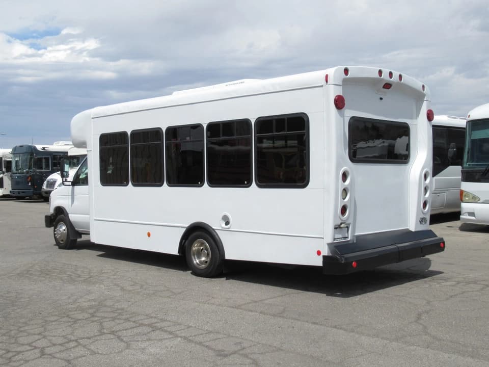 2014 Startrans Senator Shuttle Bus - Image 5