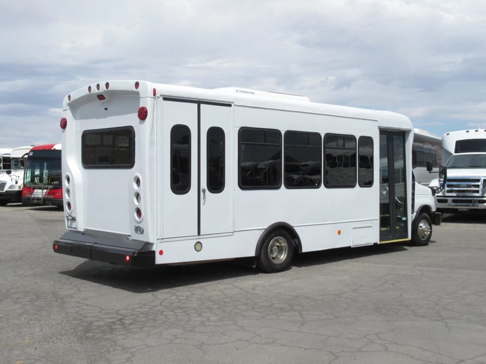 2014 Startrans Senator Shuttle Bus - Image 7