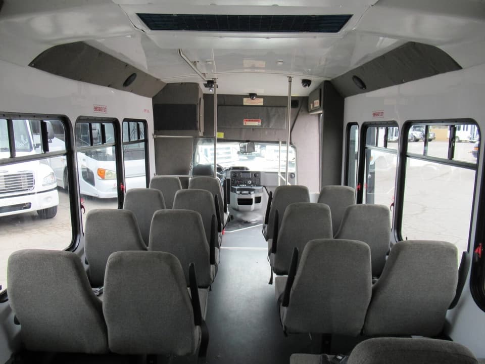 2014 Startrans Senator Shuttle Bus - Image 10