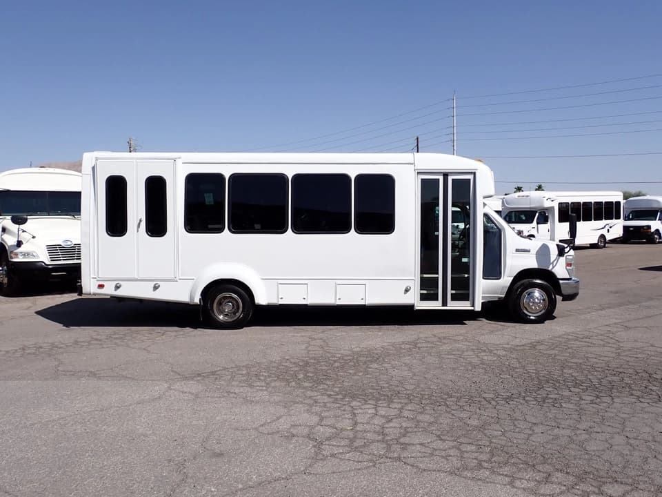2014 Elkhart Coach EC II Shuttle Bus - Image 4