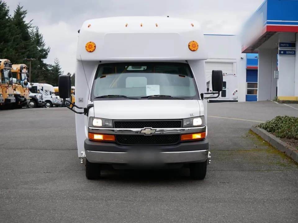 2016 Chevrolet Elkhart Coach EC II Shuttle Bus - Image 10