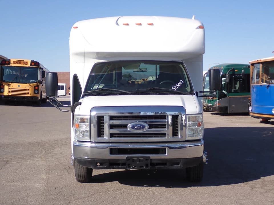 2017 Ford Starcraft Allstar Shuttle Bus - Image 2
