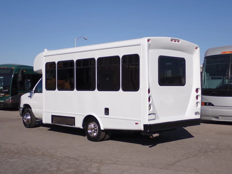 2017 Ford Starcraft Allstar Shuttle Bus - Image 5