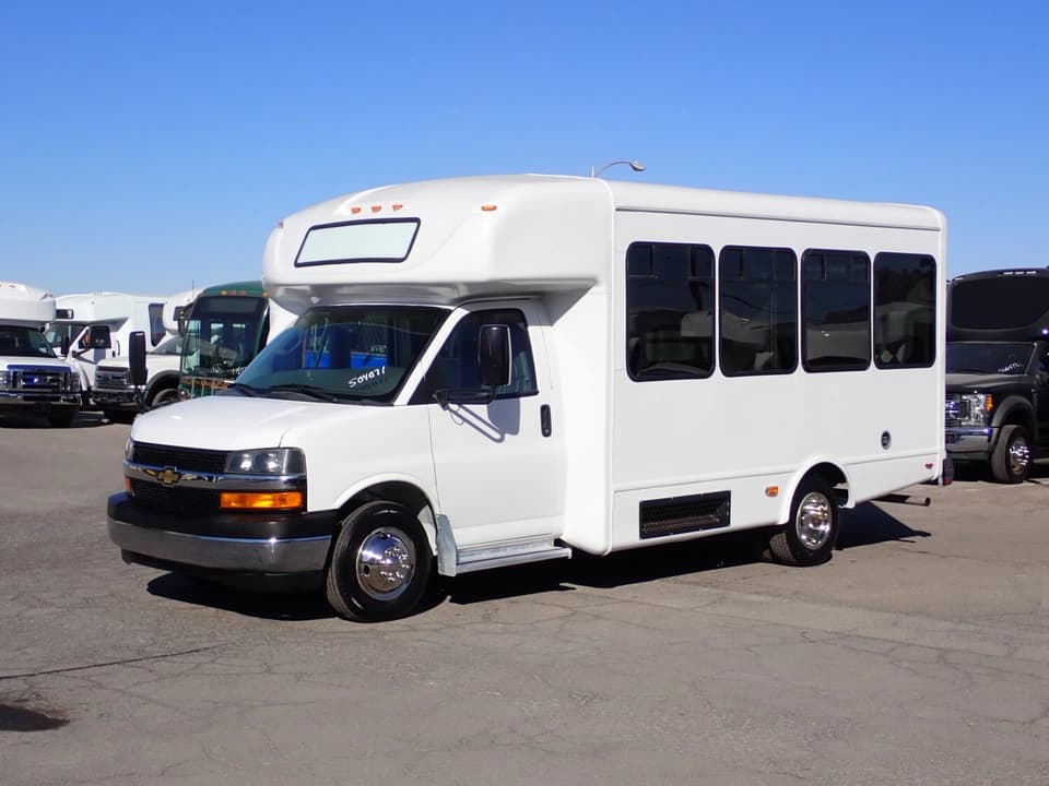 2020 Chevrolet Starcraft Allstar Shuttle Bus - Image 3