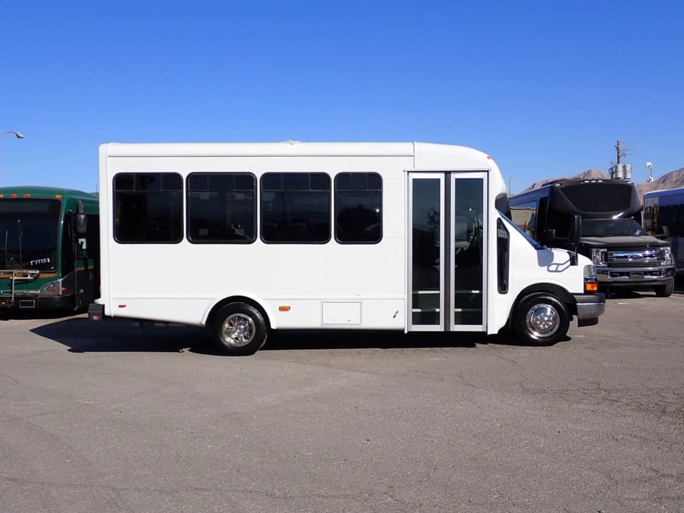 2020 Chevrolet Starcraft Allstar Shuttle Bus - Image 4