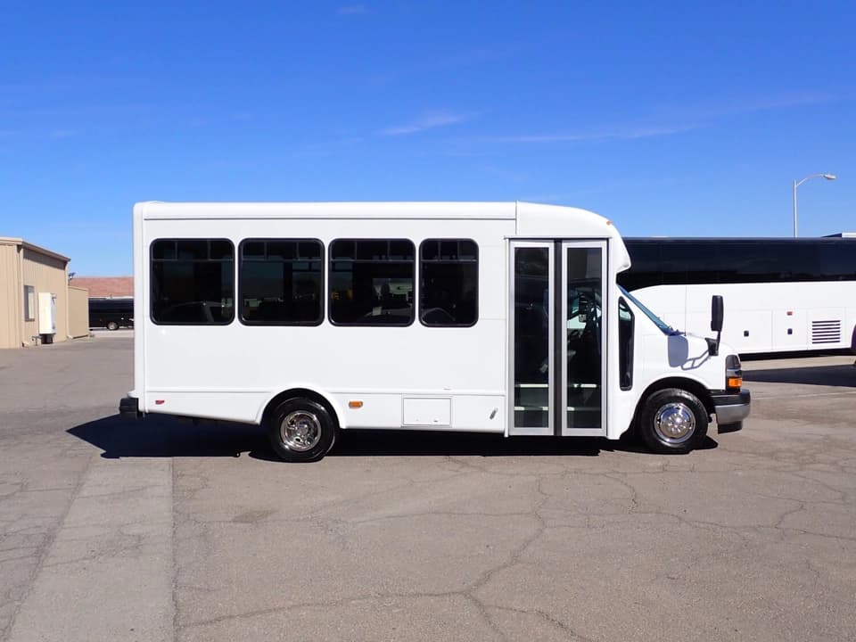 2020 Chevrolet Starcraft Allstar Shuttle Bus - Image 4