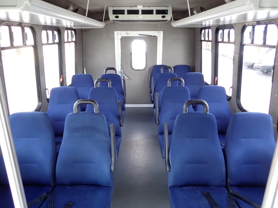 2014 Chevrolet Diamond Coach VIP 2000 Shuttle Bus - Image 8