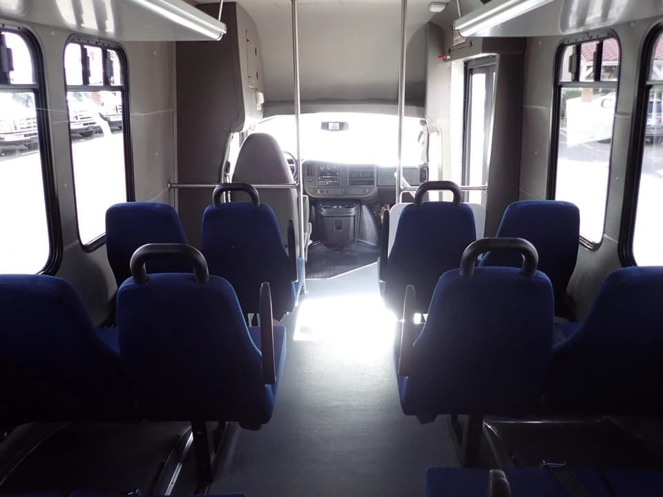 2014 Chevrolet Diamond Coach VIP 2000 Shuttle Bus - Image 9