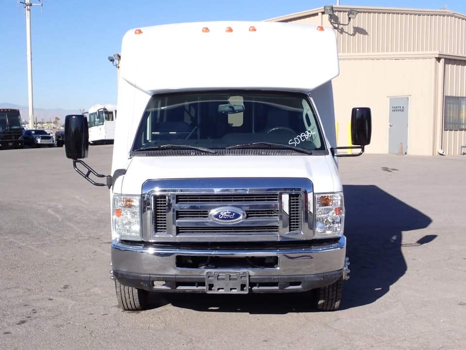 2015 Ford Diamond Coach VIP 2000 Shuttle Bus - Image 2