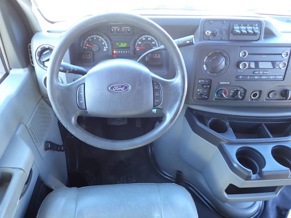 2015 Ford Diamond Coach VIP 2000 Shuttle Bus - Image 10