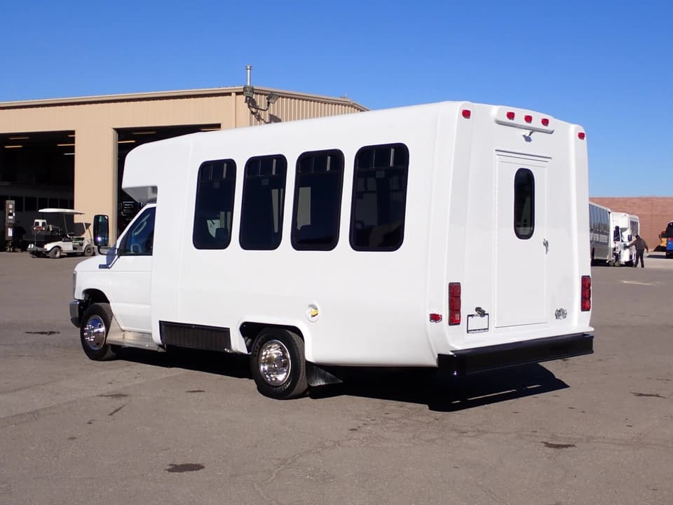2015 Ford Diamond Coach VIP 2000 Shuttle Bus - Image 5