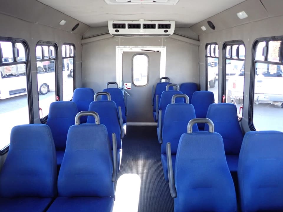 2015 Ford Diamond Coach VIP 2000 Shuttle Bus - Image 8