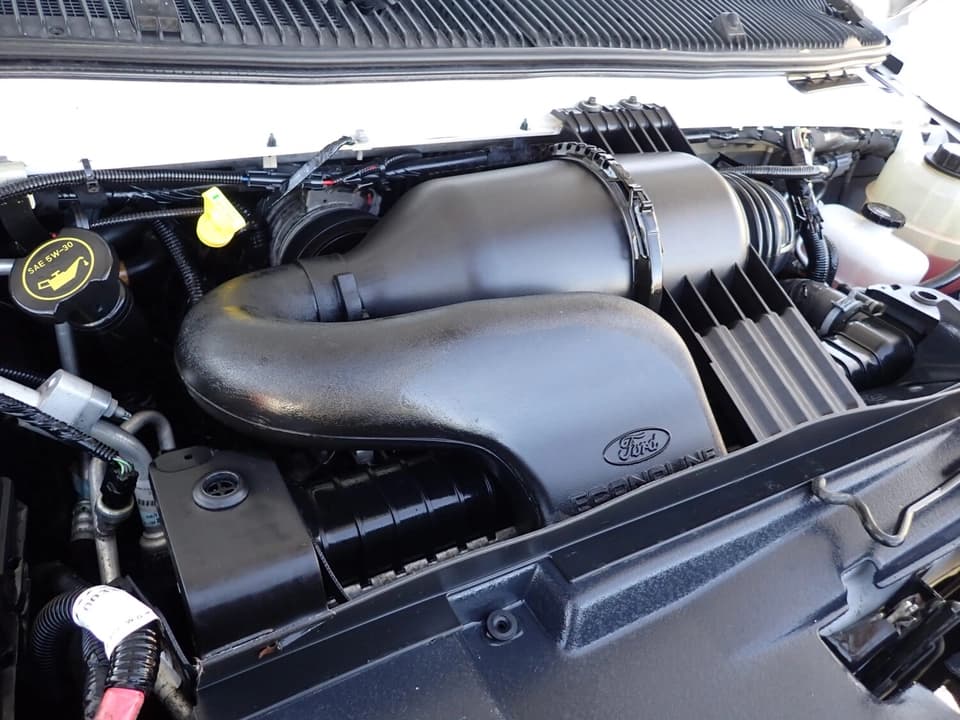 2019 Ford Goshen Impulse Shuttle Bus - Image 11