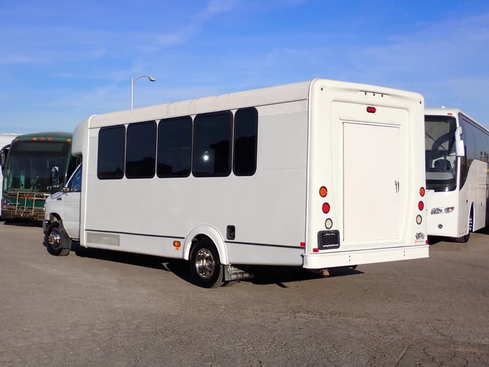 2019 Ford Goshen Impulse Shuttle Bus - Image 5