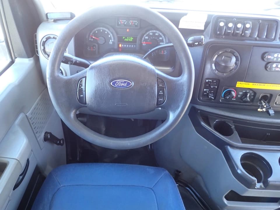 2009 Ford ElDorado Aerotech Shuttle Bus - Image 10