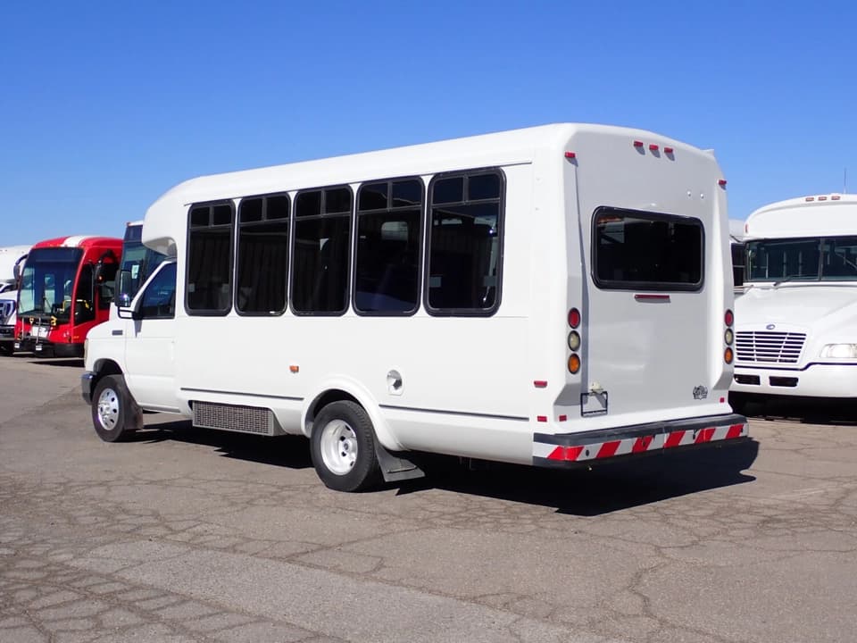 2009 Ford ElDorado Aerotech Shuttle Bus - Image 5