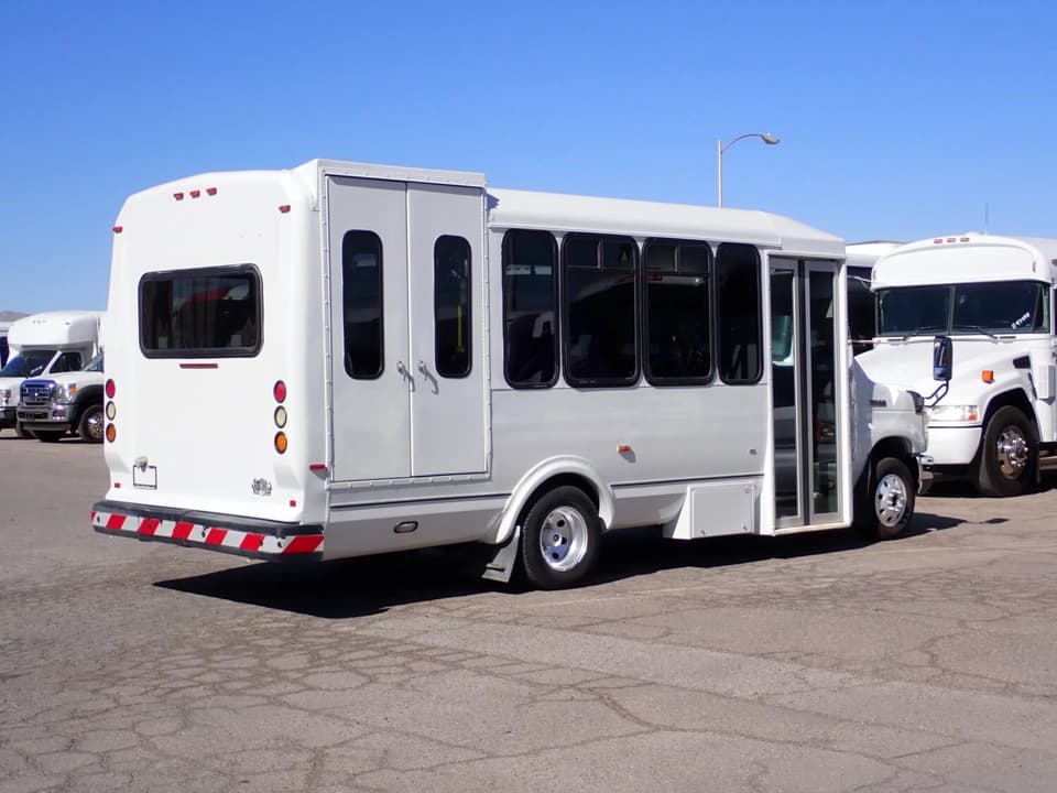 2009 Ford ElDorado Aerotech Shuttle Bus - Image 6