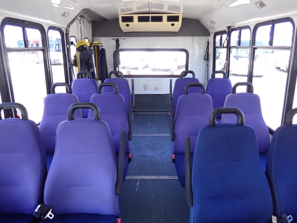 2009 Ford ElDorado Aerotech Shuttle Bus - Image 8