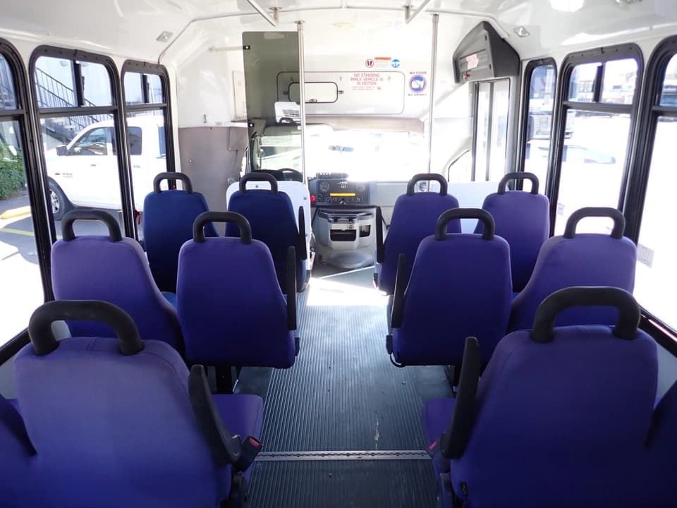 2009 Ford ElDorado Aerotech Shuttle Bus - Image 9
