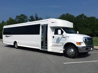 2025 Starcraft XLT bus