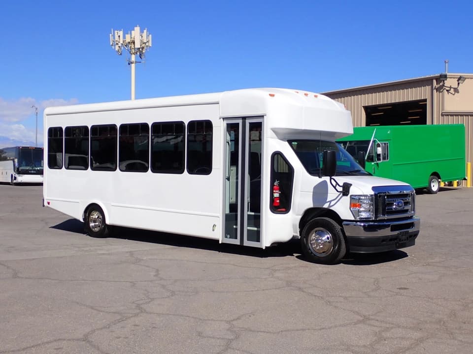 2023 Ford ElDorado Advantage Shuttle Bus - Image 1
