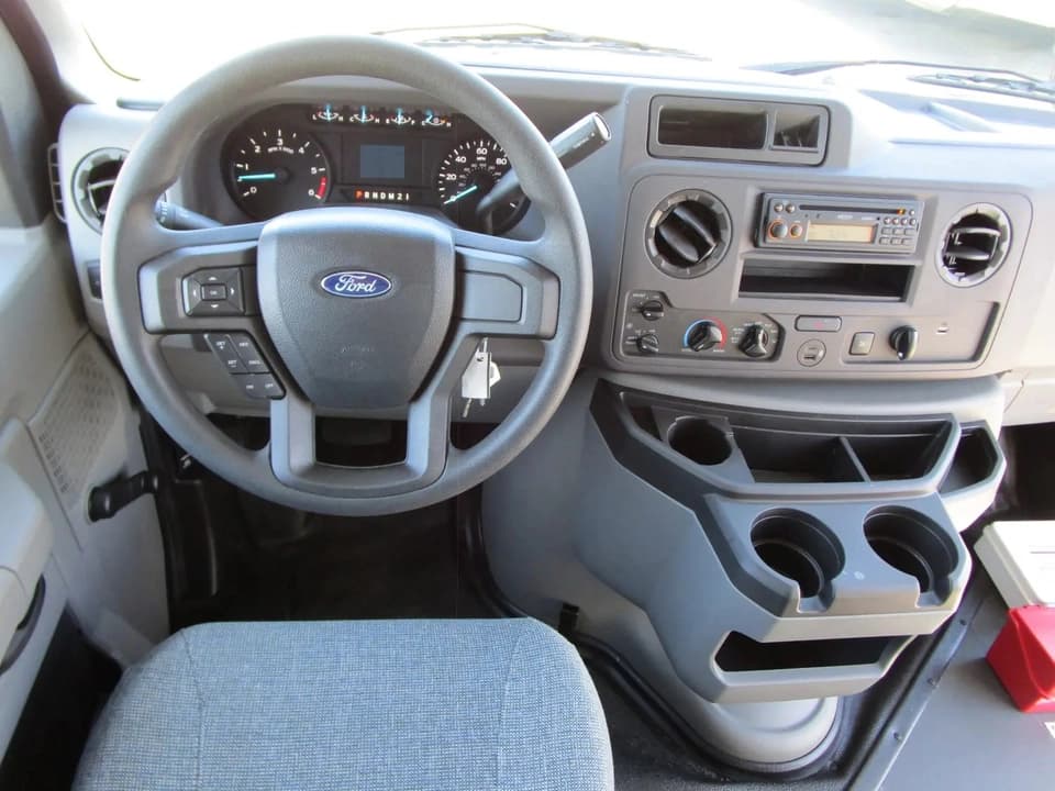 2023 Ford ElDorado Advantage Shuttle Bus - Image 7