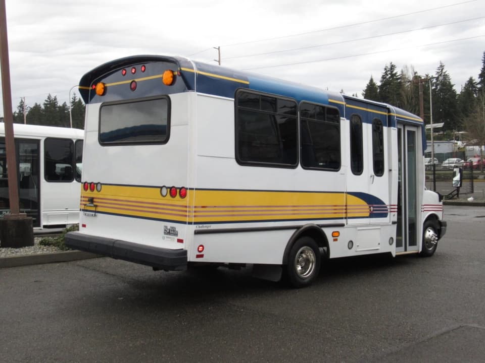 2010 Chevrolet Champion ADA Shuttle Bus - Image 2