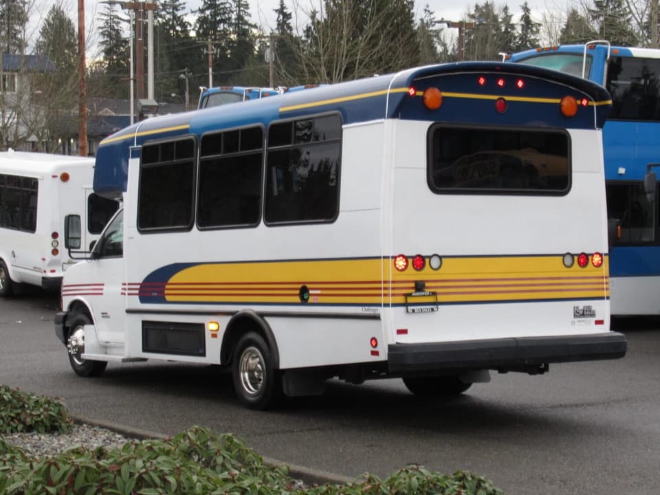 2010 Chevrolet Champion ADA Shuttle Bus - Image 3