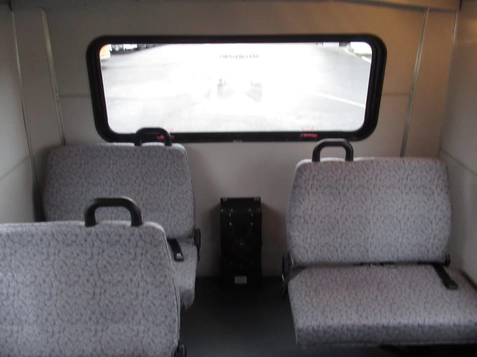 2010 Chevrolet Champion ADA Shuttle Bus - Image 6