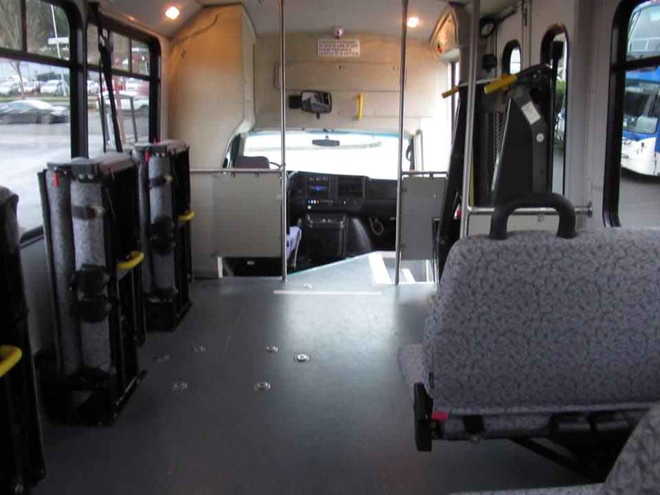 2010 Chevrolet Champion ADA Shuttle Bus - Image 7