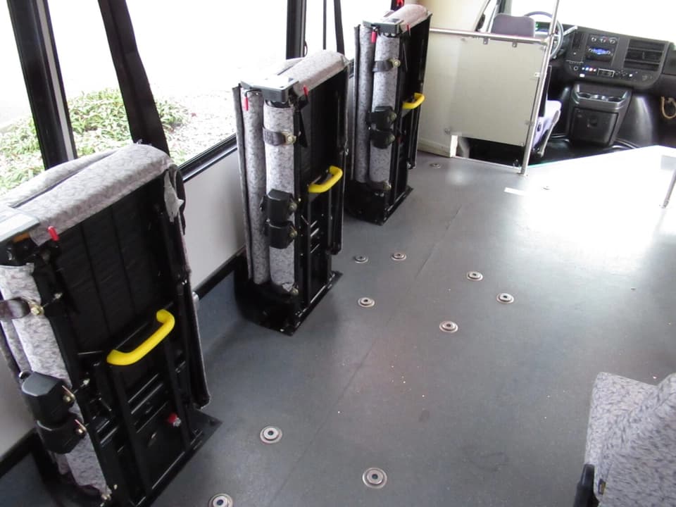 2010 Chevrolet Champion ADA Shuttle Bus - Image 8