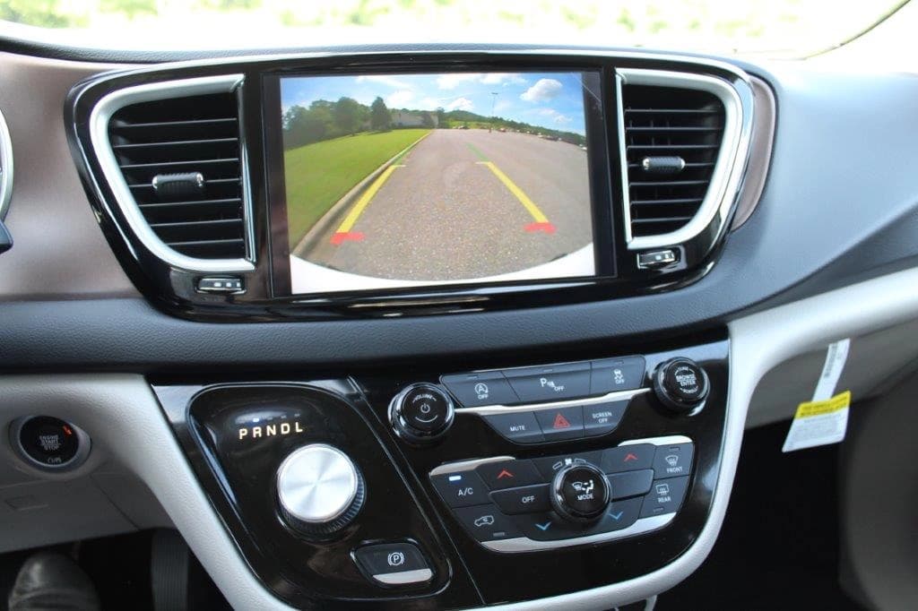 2024 Chrysler Voyager LX Van - Image 12