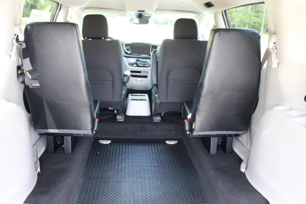 2024 Chrysler Voyager LX Van - Image 7