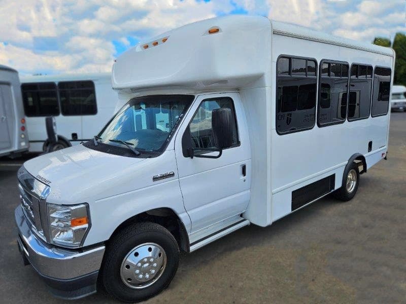 2021 Starcraft Allstar Shuttle Bus - Image 2