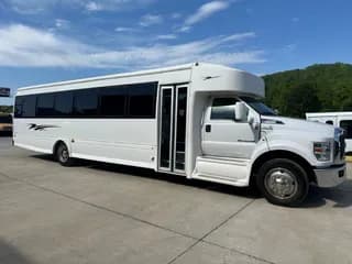 2018 Starcraft XLT bus