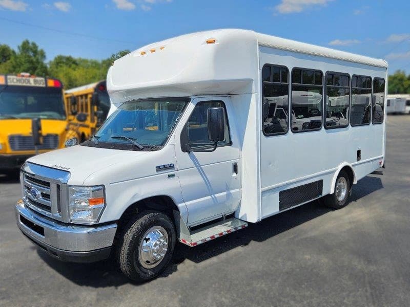 2018 Starcraft Allstar Shuttle Bus - Image 2