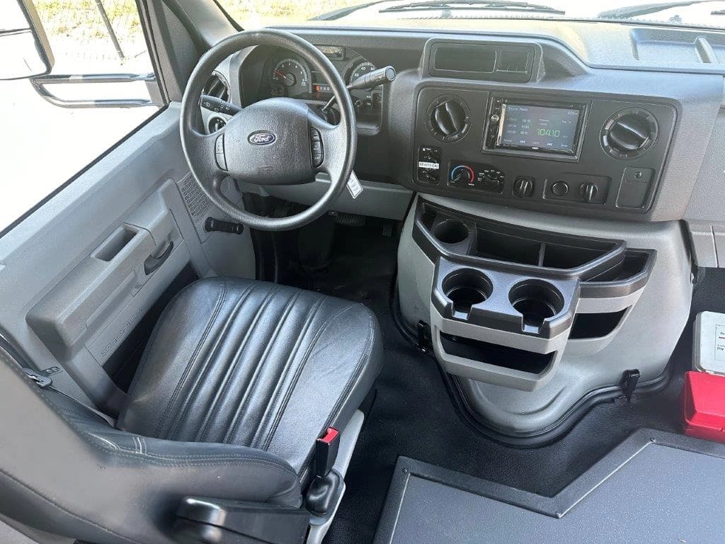 2018 Starcraft Allstar Shuttle Bus - Image 7
